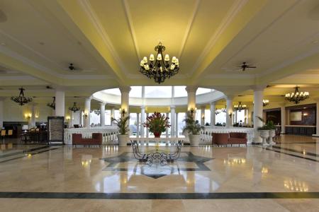 Grand Palladium Lady Hamilton Resort & Spa