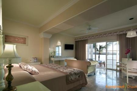 Grand Palladium Lady Hamilton Resort & Spa