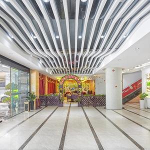 отель Kaiserdom Hotel Airport Road