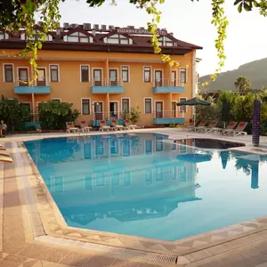 отель Suzanne Hotel & Restaurant