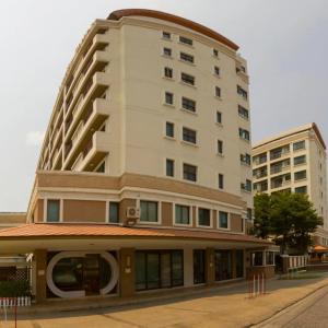 отель Lasalle Suites Hotel & Residence