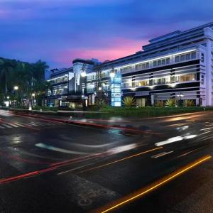 отель Grand Hotel Preanger