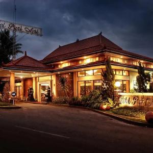 отель Puri Asri Hotel & Resort