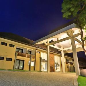 отель Rajarata Hotel