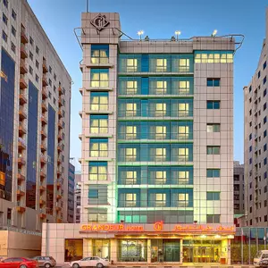 отель Grandeur Hotel