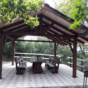 отель Dubrava Guest House