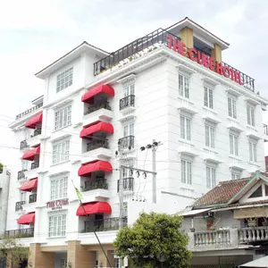 отель The Cube Malioboro Hotel