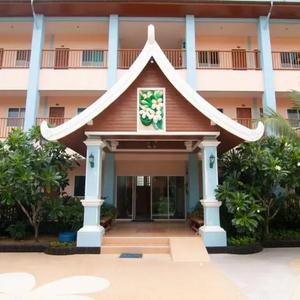 отель Ampan Resort