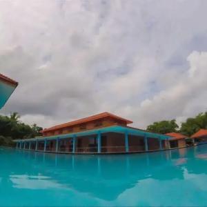 отель Saj Earth Resort