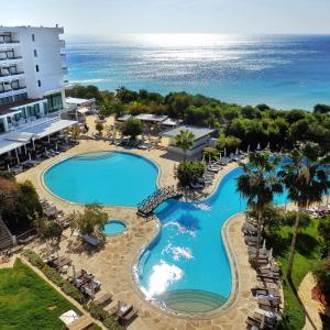 отель Grecian Bay Hotel