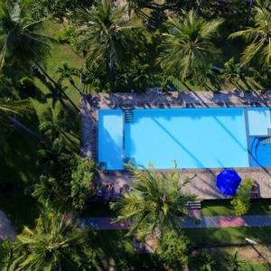 отель Riviera Resort Hotel