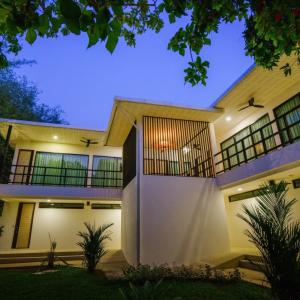отель Mango Tree Resort