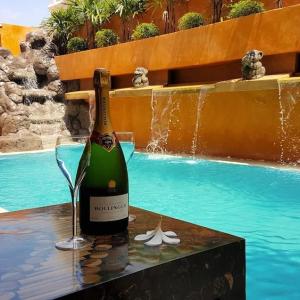 отель WOWLAND Luxury Pool Villa Pattaya Walking Street - 6 Bedrooms