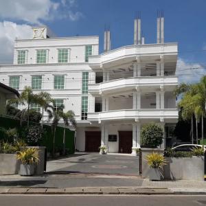 отель Hotel Akashayaam