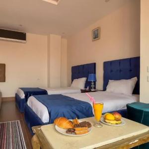 отель Golden Pyramids Inn