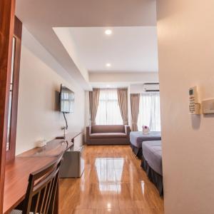 отель Royal Train Garden Resort