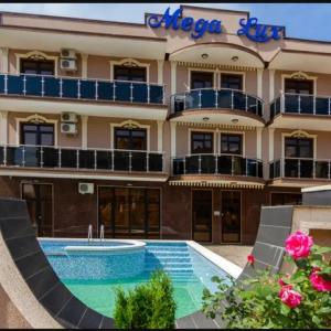 отель Hotel Mega Lyuks