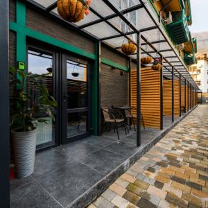 отель Zaschitnikov Kavkaza street 114 Apartments