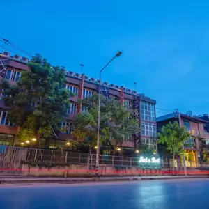 отель Nest n Rest Hotel