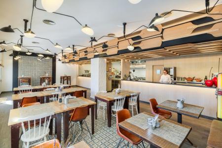 H10 Mediterranean Village