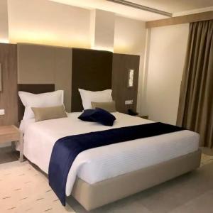 отель Lescure Business Hotel and SPA