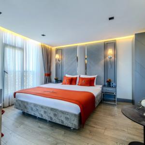 отель Atar Airport Hotel & Spa