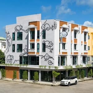 отель Chamemon Bed Phuket Town