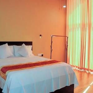 отель Woody Crest Hotel