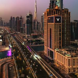 отель V Hotel Dubai Curio Collection by Hilton Hotel