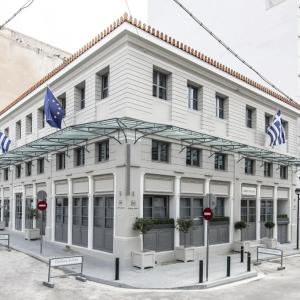 отель Gallery Suites & Residences, Piraeus