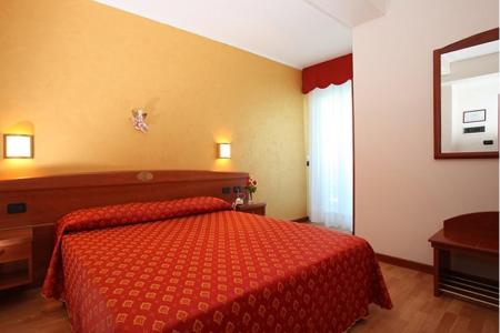 Отель Helios в Лидо ди Езоло - Италия