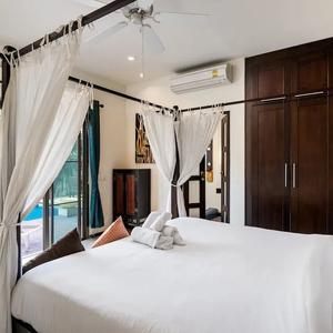 отель Emerald Pool Villa