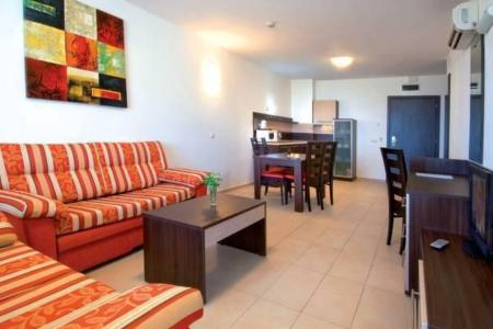 Hermes Club Hotel & Apartments