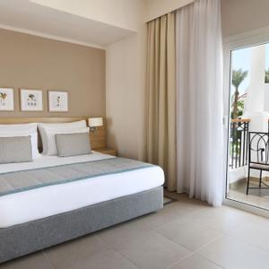 отель Jaz Fanara Resort & Residence