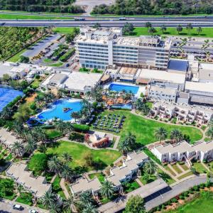 отель Radisson Blu Hotel & Resort Al Ain