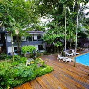 отель Apple Beachfront Resort