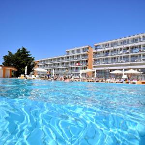 отель Arena Hotel Holiday