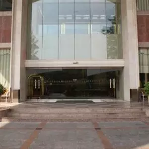 отель Holiday Inn Donghua Shenzhen