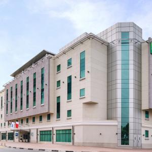 отель Holiday Inn Express Dubai Safa Park