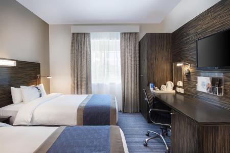 Отель Holiday Inn Express Dubai Safa Park в Дубай - ОАЭ