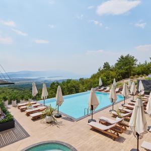 отель Bayview Hills Luxury Residences