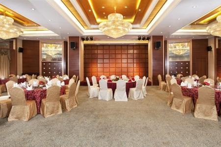 Отель Holiday Inn Pudong Nanpu в Шанхай - Китай