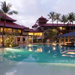 отель Holiday Inn Resort Baruna Bali