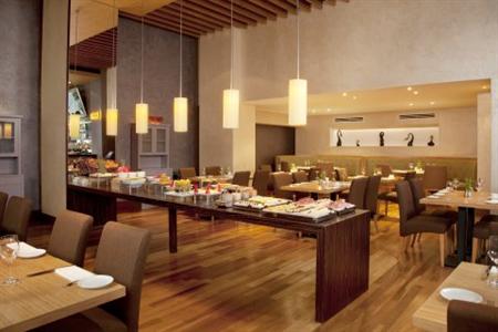 Отель Holiday Inn Sisli в Шишли - Турция