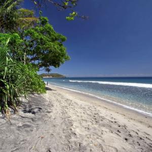 отель Holiday Resort Lombok