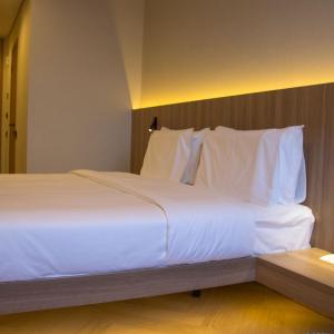 отель Resident Hotel Abay