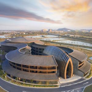 отель Garrya Huzhou Lucun