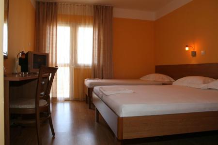 Отель WGrand Hotel  в Петровац - Черногория