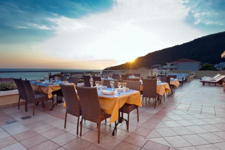 Отель WGrand Hotel  в Петровац - Черногория