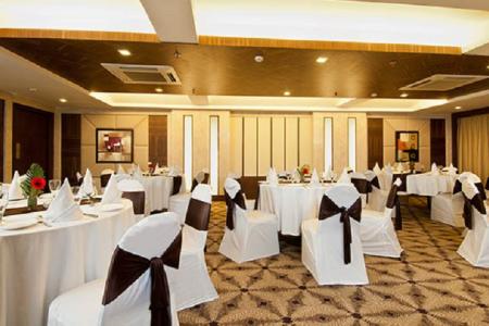 Howard Plaza The Fern Agra